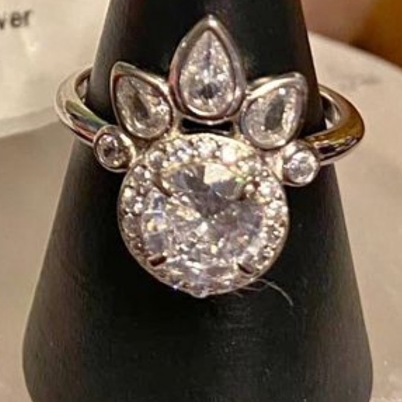 Jewelry - Sterling silver cz ring
